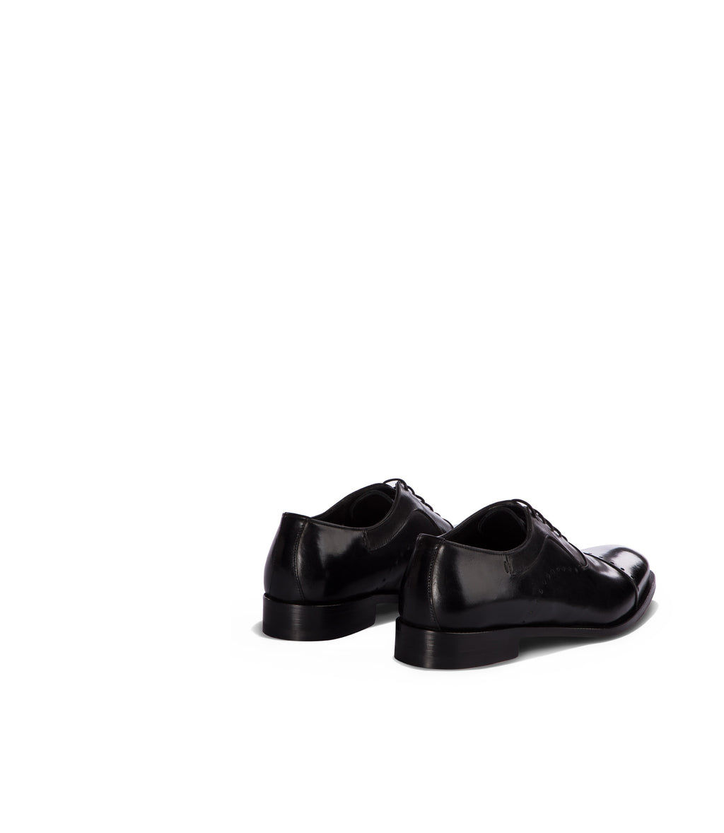 Loriblu Oxford in pelle nera brogue Sottocosto