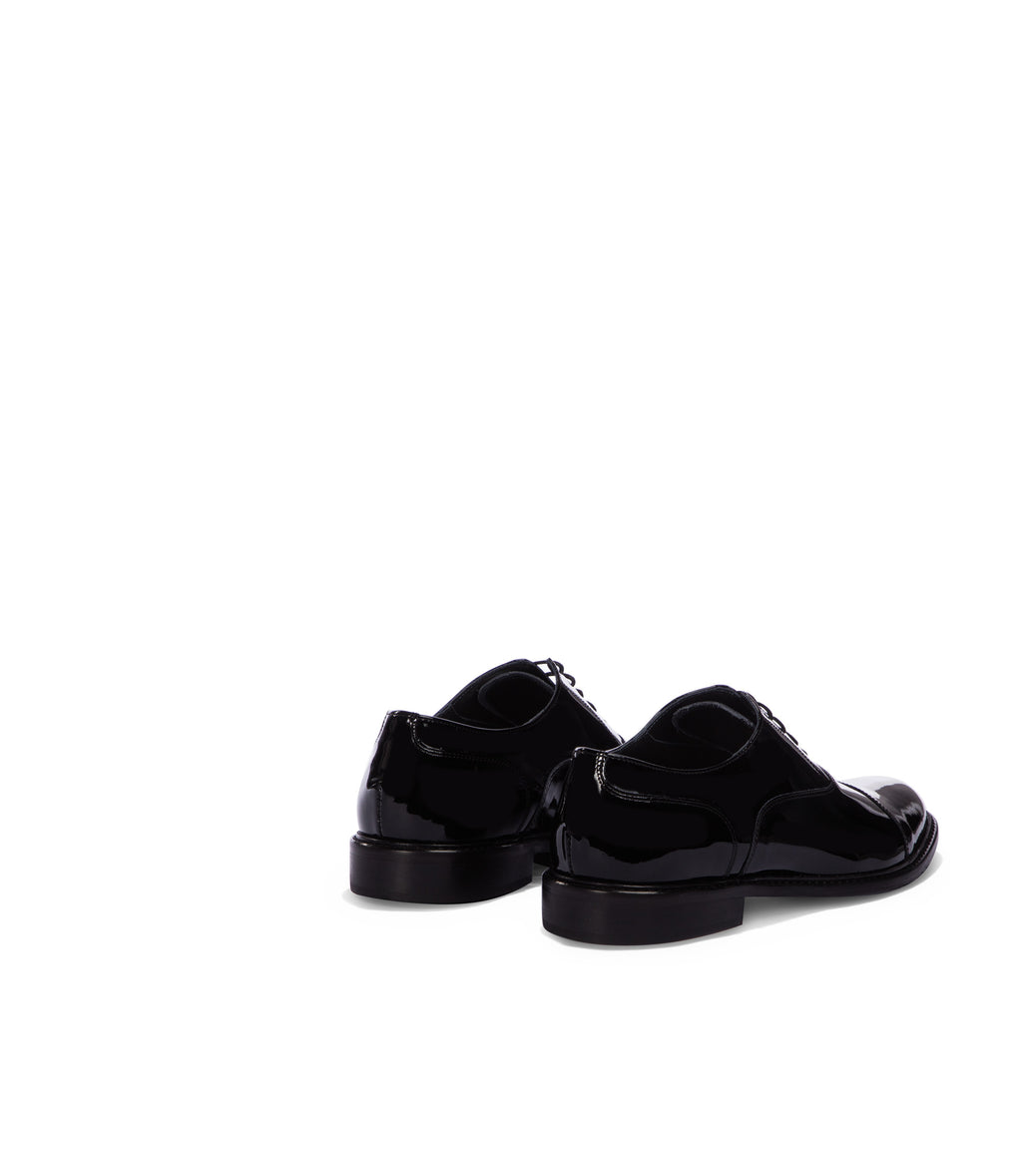 Loriblu Stringate oxford in vernice nera Hotsell