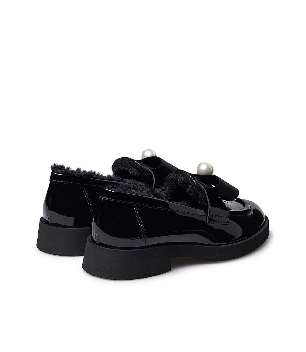 Loriblu Mocassino in vernice nera con perle e fodera montone Shopping Online