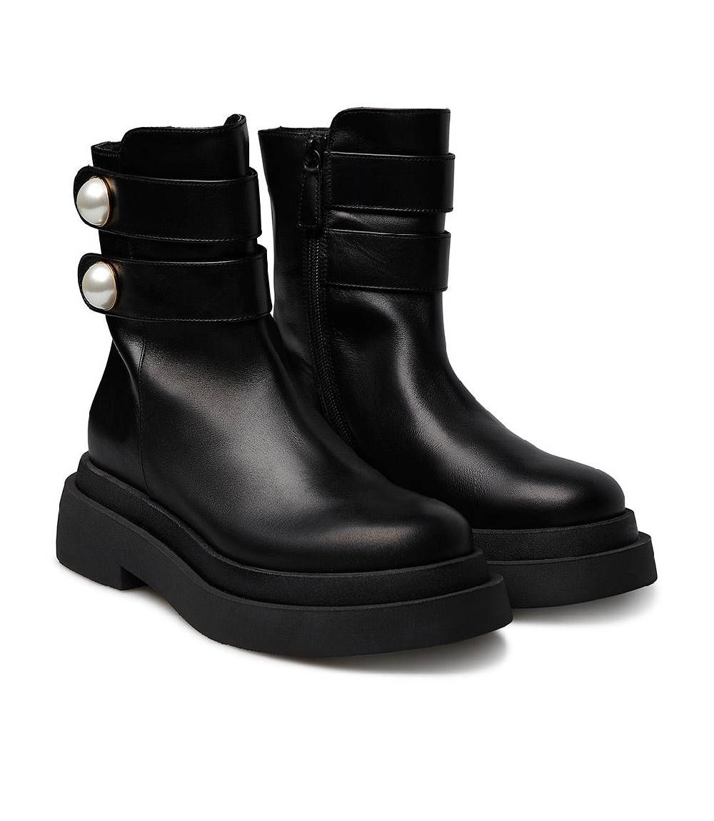 Loriblu Stivaletto in vitello nero con cinturini e borchie perla Presa