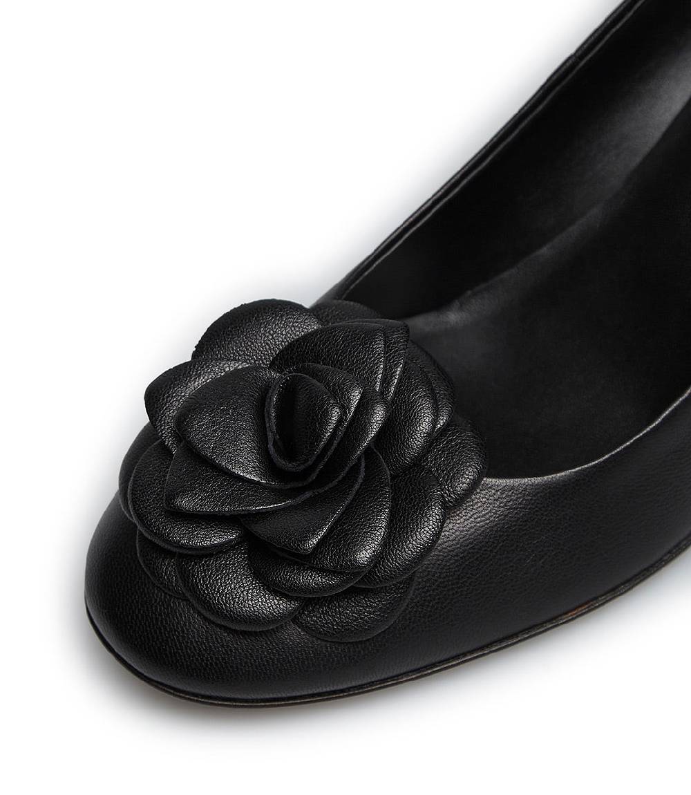 Loriblu Décolleté in nappa nera con fiore Sostegno trimestrale