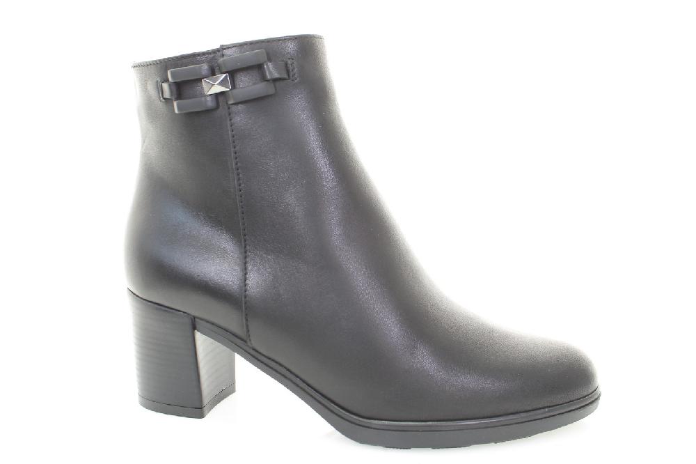 Soffice Sogno Stivaletto in pelle con ornamento Vendita Calda