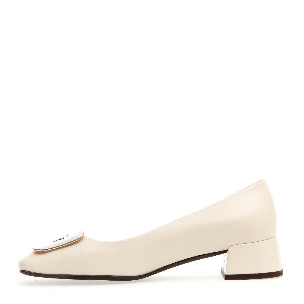 Sorelle Perego Pump pelle panna fibbia logo argento tacco 40 Nuova