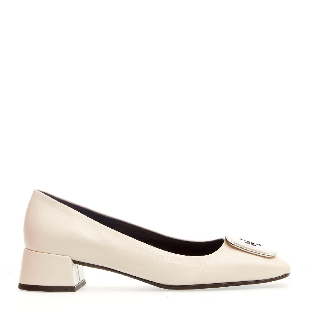 Sorelle Perego Pump pelle panna fibbia logo argento tacco 40 Nuova